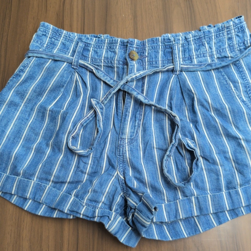 American Eagle Shorts Womens 10 Blue High Rise Stripe Medium Wash Ruffle Denim